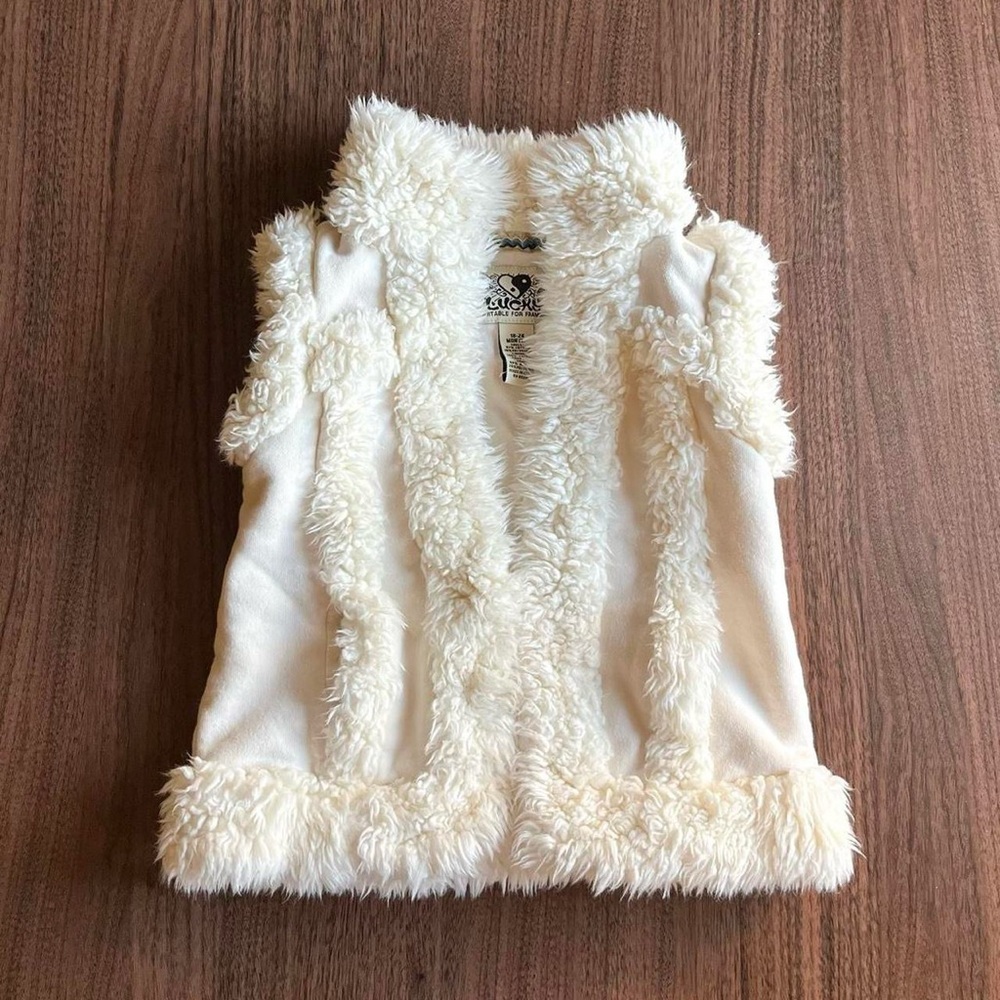 lucky brand kids fur vest with hook & eye closure